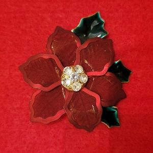 Christmas poinsettia brooch w rhinestones